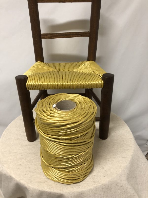 Chaise avec paillage avec couleur or