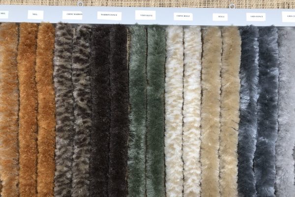 echantillon-couleurs-des-chenilles-barre-blanche-scaled-600x400