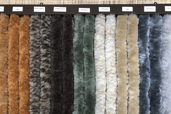 echantillon-couleurs-des-chenilles-barre-marron-scaled-600x400